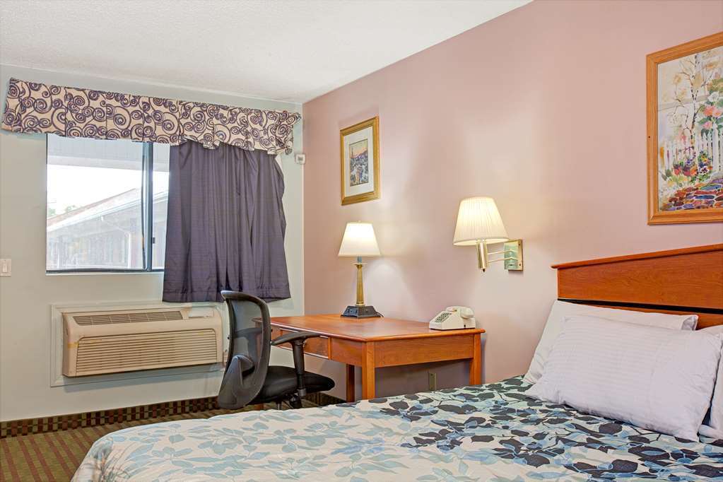 Oyo Hotel Edison Nj Route 1 Room photo