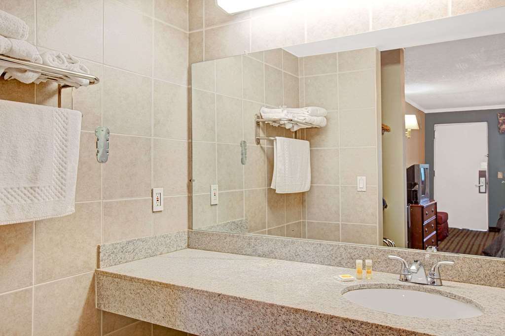 Oyo Hotel Edison Nj Route 1 Room photo