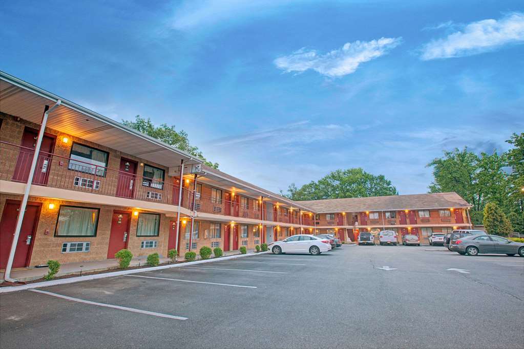 Oyo Hotel Edison Nj Route 1 Exterior photo