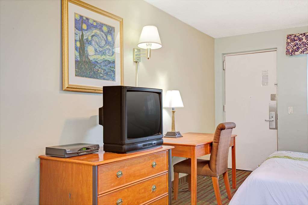 Oyo Hotel Edison Nj Route 1 Room photo